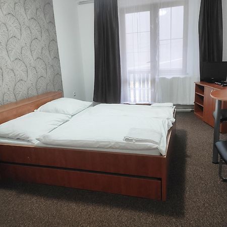 Horsky Hotel Eva Svaty Jur Ruang foto