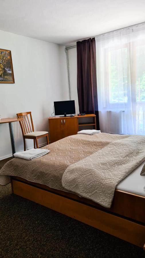 Horsky Hotel Eva Svaty Jur Bagian luar foto